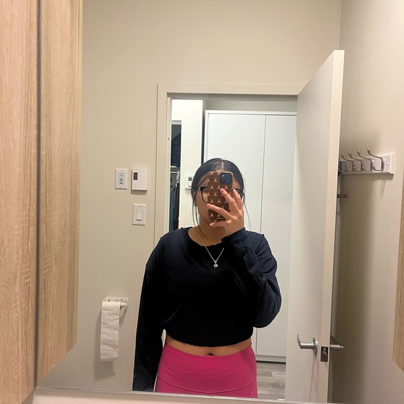 Chandail bleu marin large - Picture 4 of 4